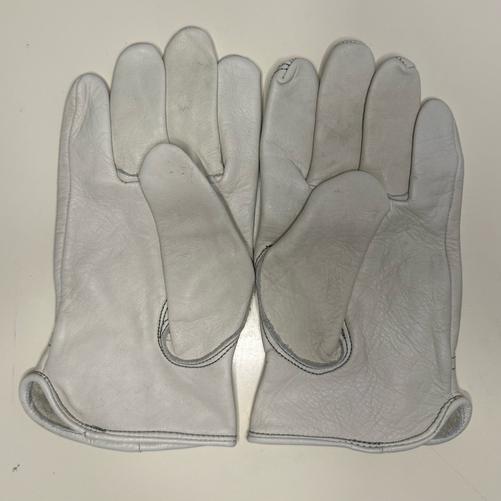 Amazon Beige/White Leather Gloves